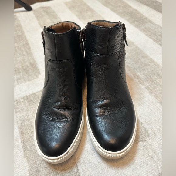 Gentle Souls by Kenneth Cole Women's Carole Leather High Top Sneakers (Size 6.5) - Picture 4 of 9